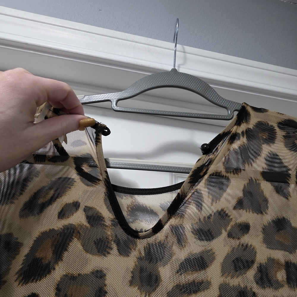 Liliana Leopard Print Long Sleeve Dress - Picture 5 of 6